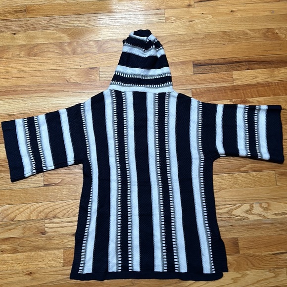 Official NFL Dallas Cowboys Hoodie Size M - Picture 4 of 6